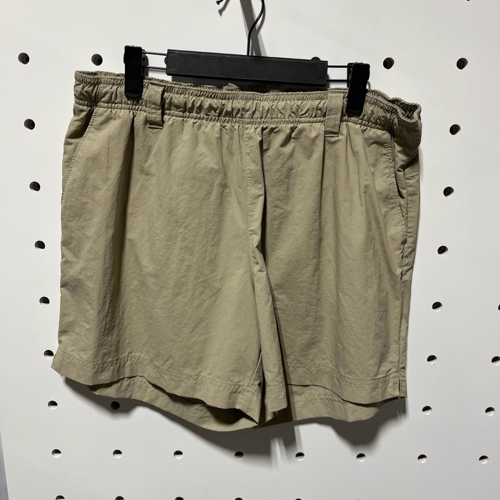 Columbia Men's Tan Shorts Size L